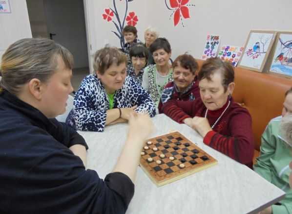 Игра в шашки